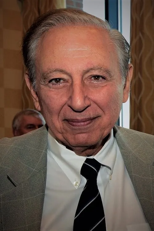 Robert Gallo interpretando a Himself - Doctor, Discoverer of HIV