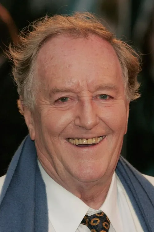 Foto de perfil del actor Robert Hardy en el reparto