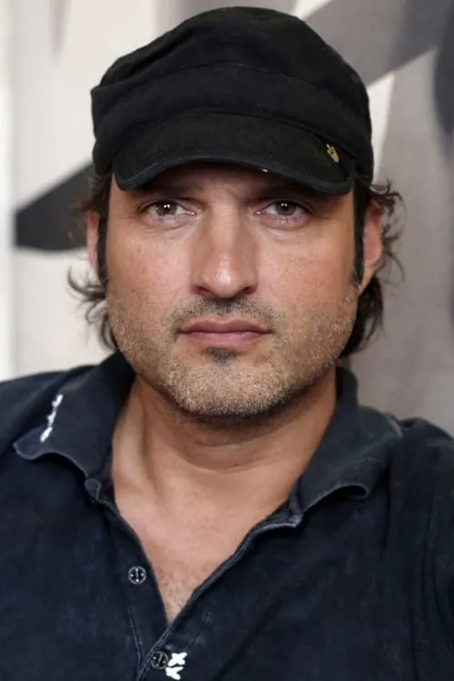 Robert Rodriguez interpretando a Self