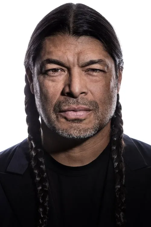 Robert Trujillo interpretando a Bass/Backing Vocals