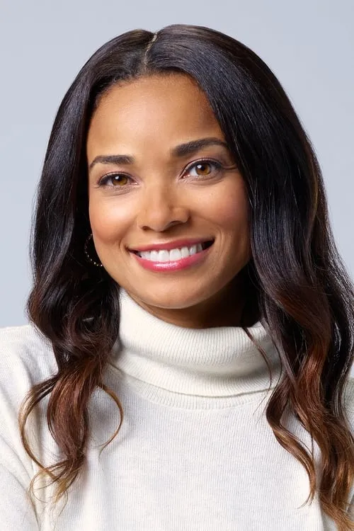 Rochelle Aytes interpretando a Lily