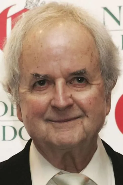 Rodney Bewes en el reparto