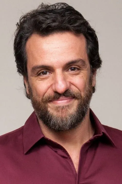 Rodrigo Lombardi interpretando a Rogério