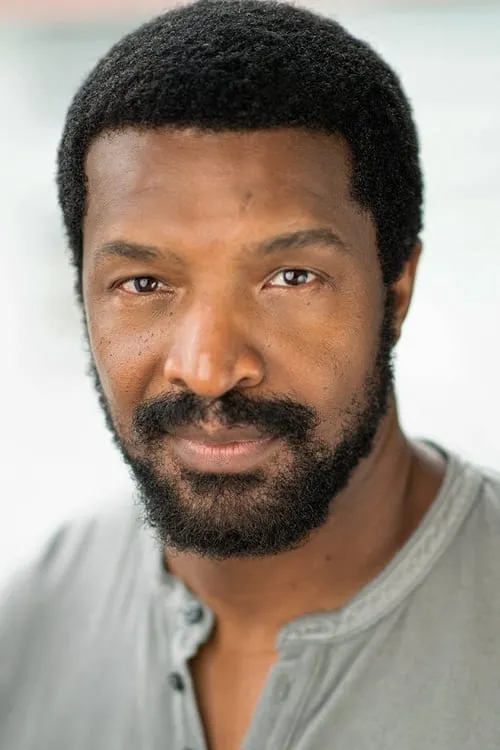 Roger Cross interpretando a Ty Rivers