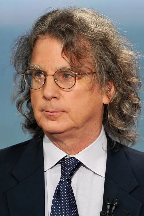 Roger McNamee interpretando a Self