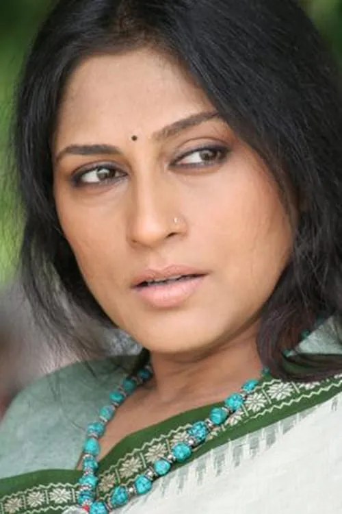 Roopa Ganguly interpretando a Mrs Bose