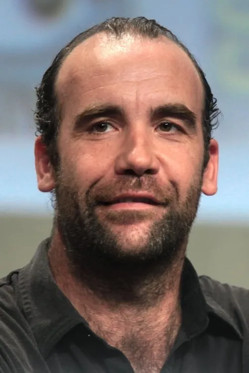 Rory McCann interpretando a John Ross