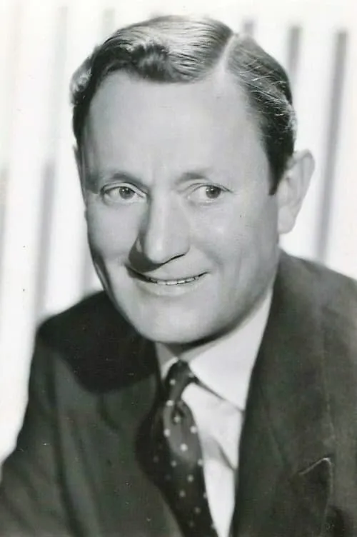 Actor Roscoe Karns