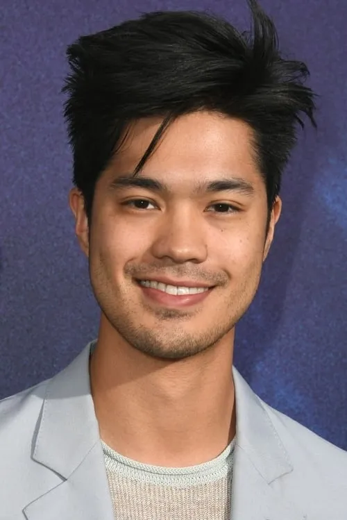 Ross Butler interpretando a Jeremy