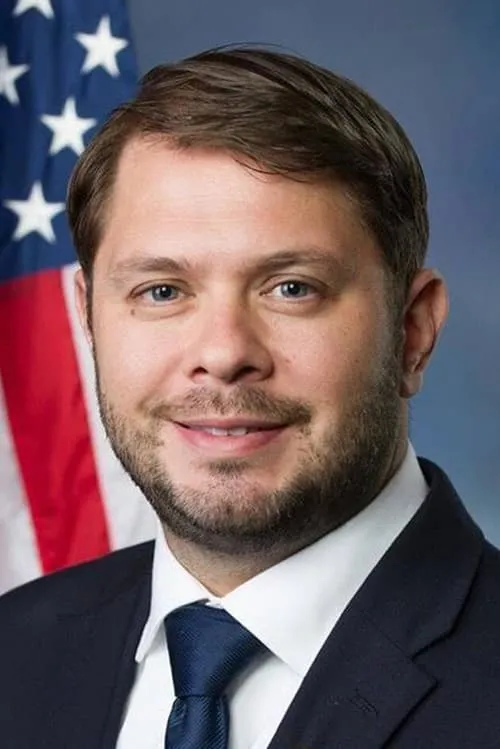 Ruben Gallego interpretando a Self - Arizona Congressman