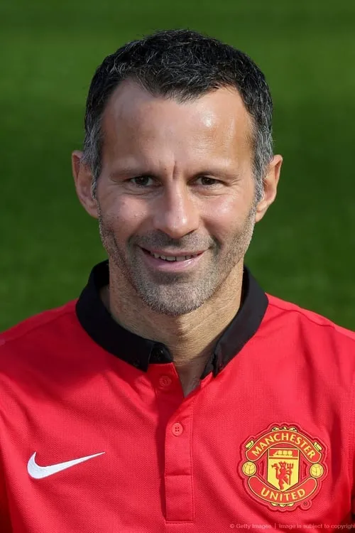 Ryan Giggs interpretando a Himself