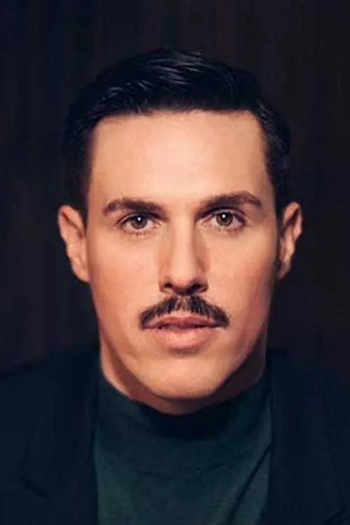 Sam Sparro interpretando a Self - Music Producer