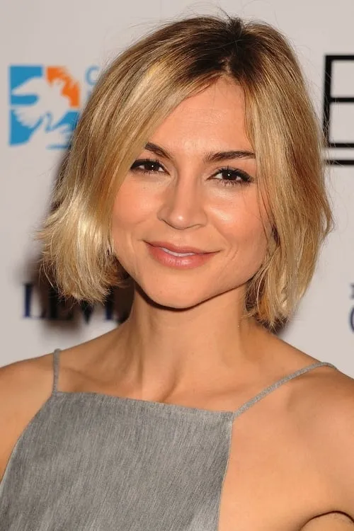 Samaire Armstrong interpretando a Cheryl Broadbent