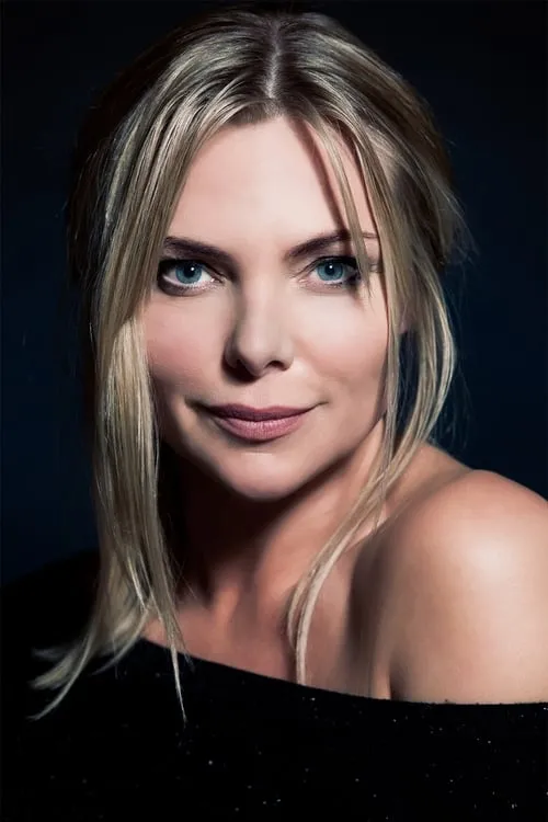 Samantha Womack interpretando a Herself