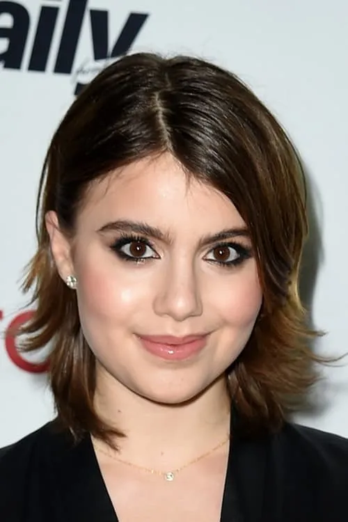 Sami Gayle interpretando a Lona Skinner