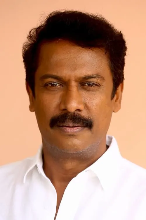 Samuthirakani interpretando a Selvam