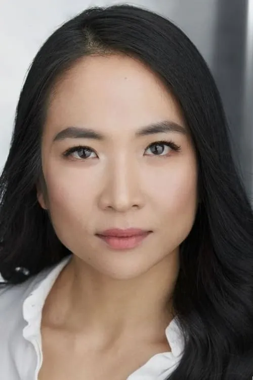 Actor Sandra Yi Sencindiver