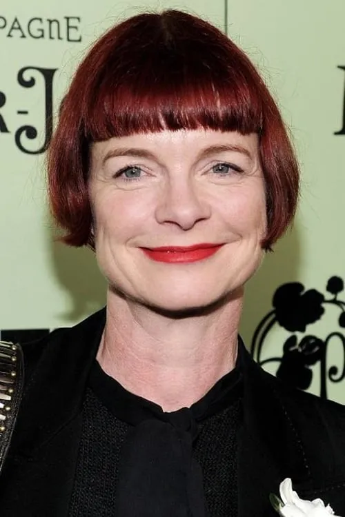 Sandy Powell interpretando a Self