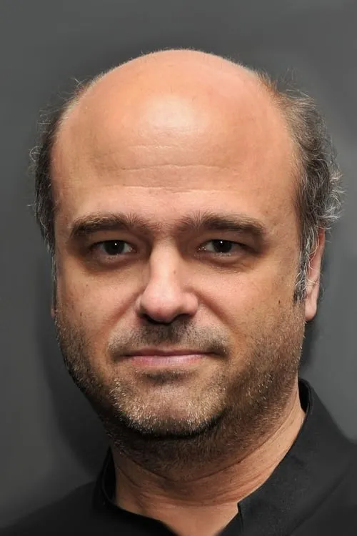 Scott Adsit en el reparto