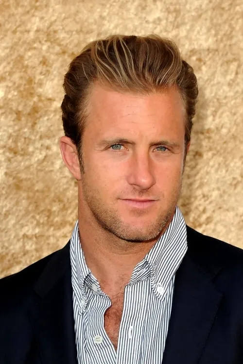 Scott Caan interpretando a Cal White