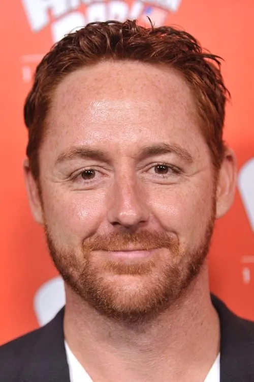 Scott Grimes interpretando a Richard Whiner