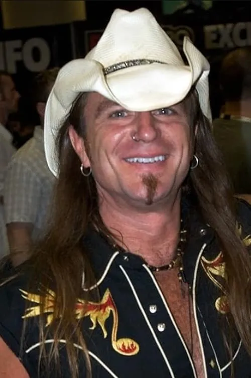 Scott McNeil interpretando a Jake