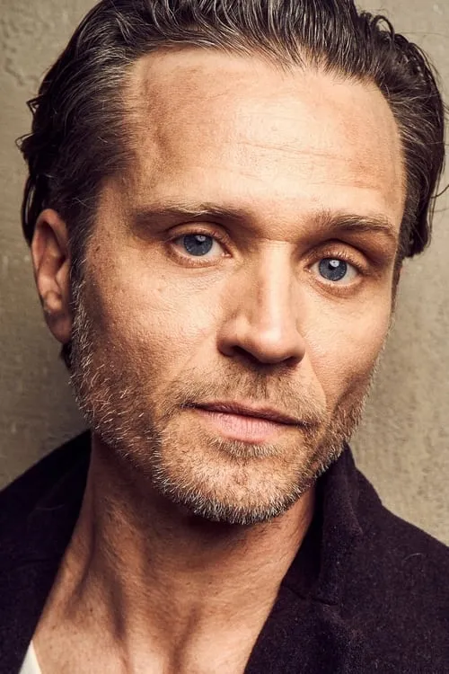 Foto de perfil del actor Seamus Dever en el reparto