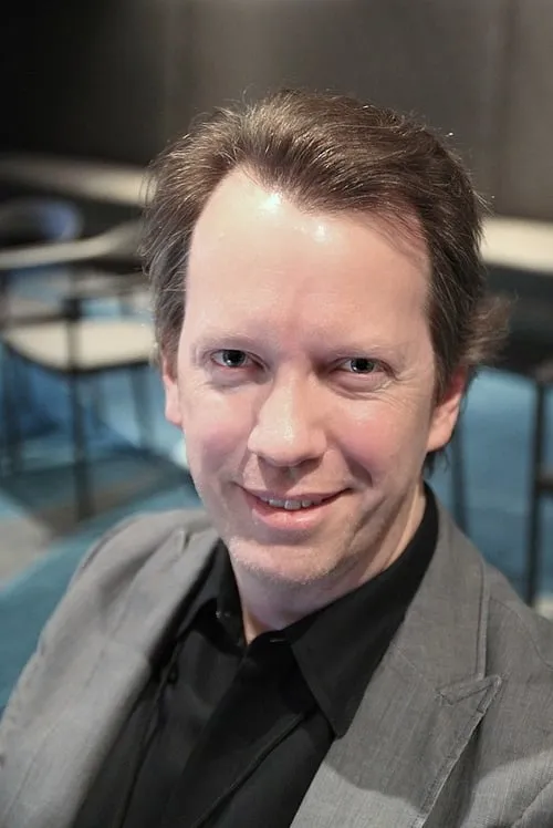 Sean Carroll interpretando a Self