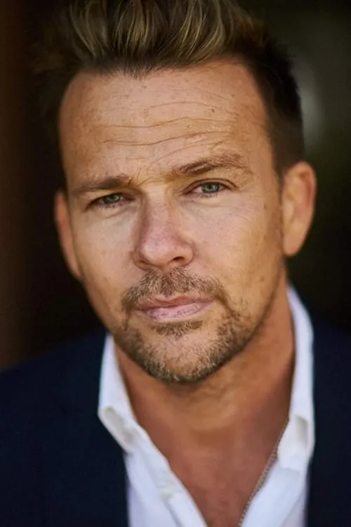 Philip V. Bruenn ha trabajado con Sean Patrick Flanery en 1 ocasiones