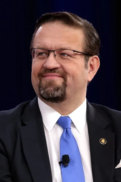 Foto de perfil del actor Sebastian Gorka en el reparto