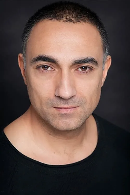 Selim Bayraktar interpretando a Ömer