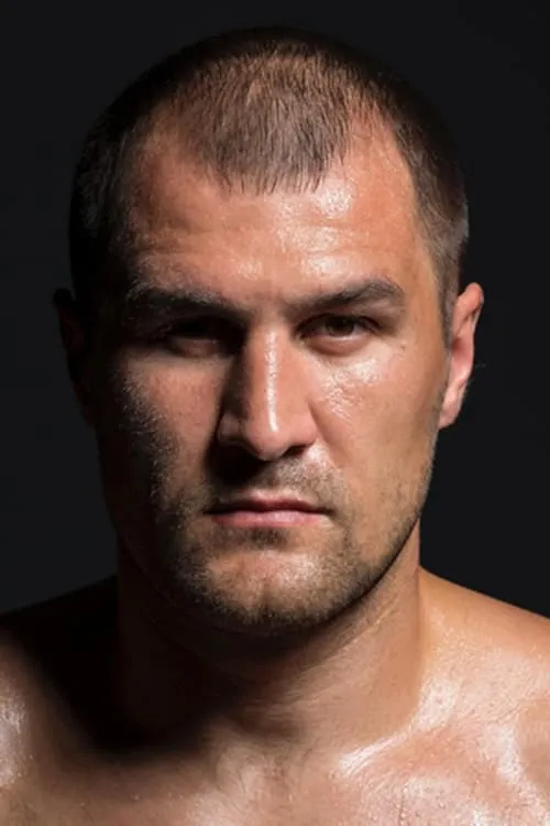 Sergey Kovalev interpretando a Self