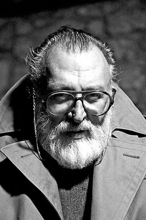 Sergio Leone interpretando a Self (archive footage)