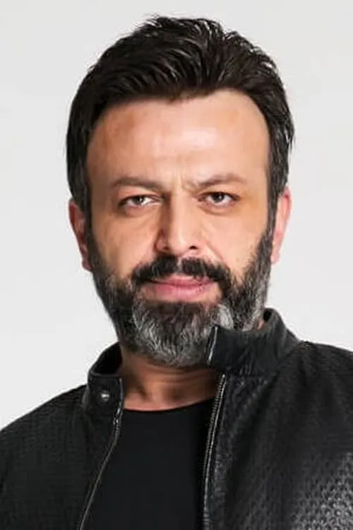 Foto de perfil del actor Serhat Kılıç en el reparto