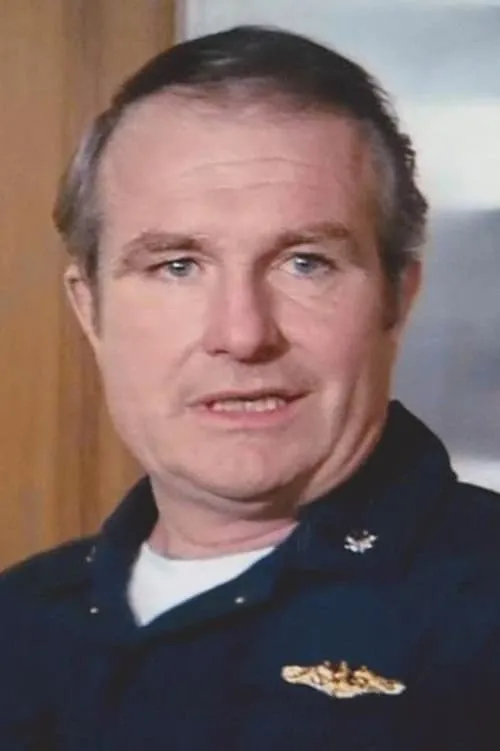 Shane Rimmer interpretando a Braley