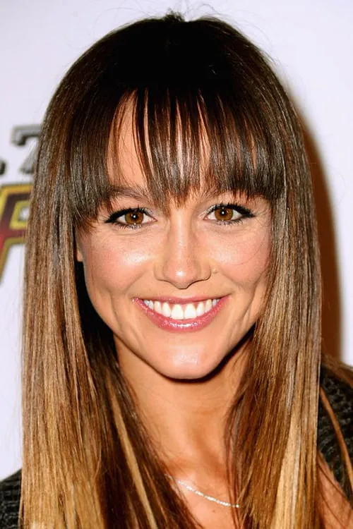 Jackson Gallagher ha trabajado con Sharni Vinson en 1 ocasiones