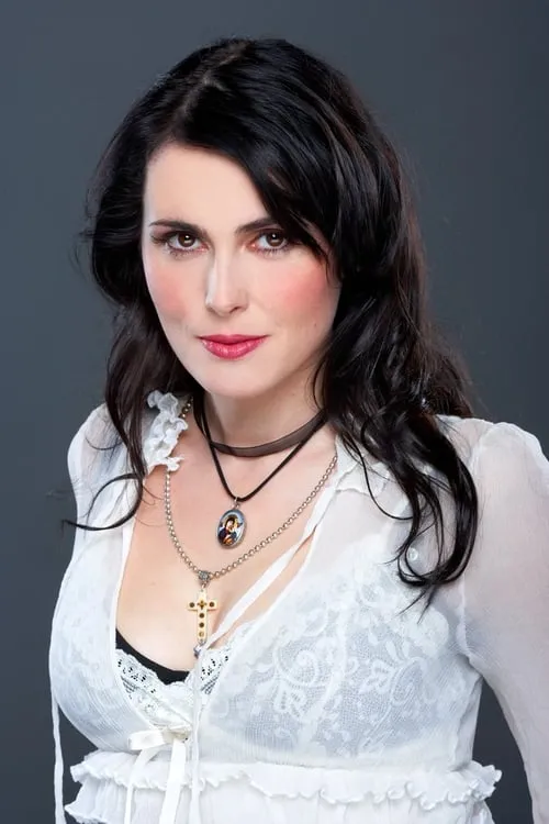 Sharon den Adel interpretando a Lead Vocals