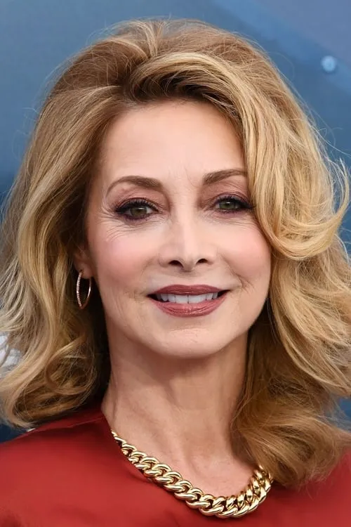 Sharon Lawrence interpretando a Mrs Dalton