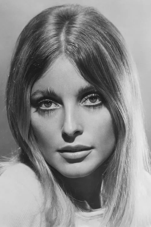 Sharon Tate interpretando a Self