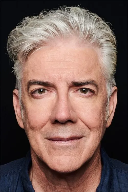 Shaun Micallef interpretando a Himself