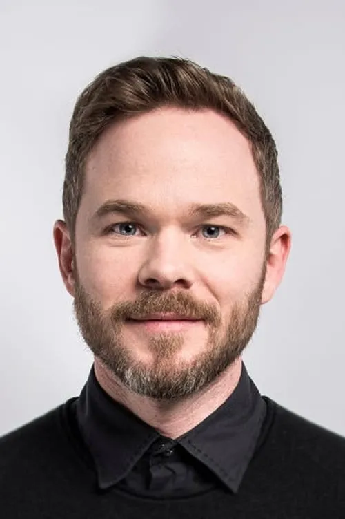 Shawn Ashmore interpretando a George Barnum