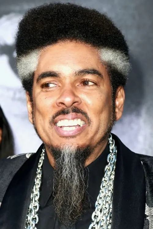 Shock G interpretando a 