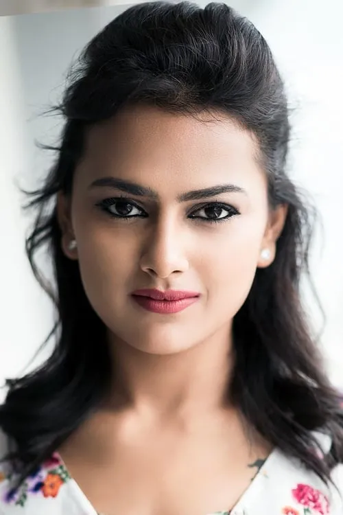 Shraddha Srinath interpretando a Anju