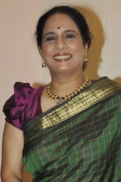 Shubhangi Gokhale interpretando a The Mother-in-Law