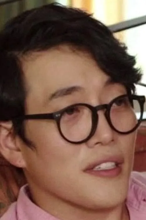 Actor Si Woo