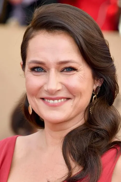 Sidse Babett Knudsen en el reparto