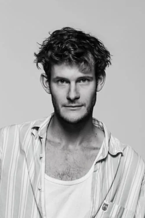 Foto de perfil del actor Simon Bennebjerg en el reparto