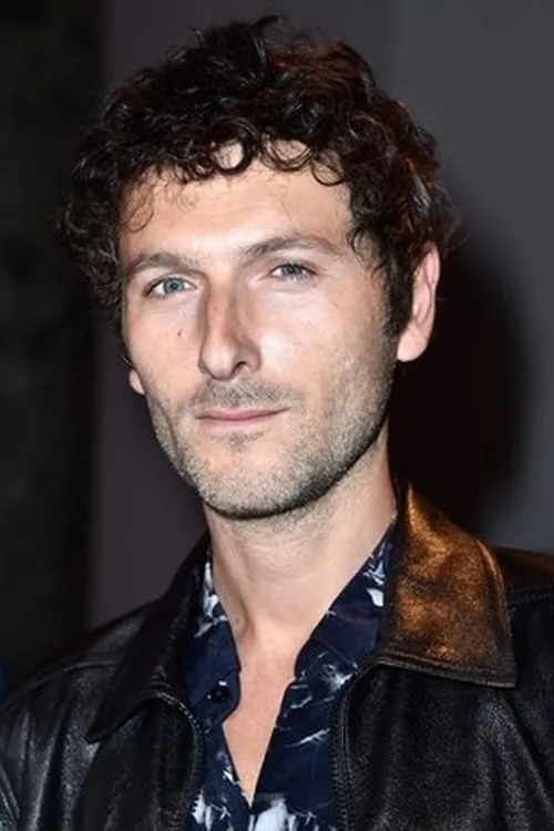 Actor Simon Buret