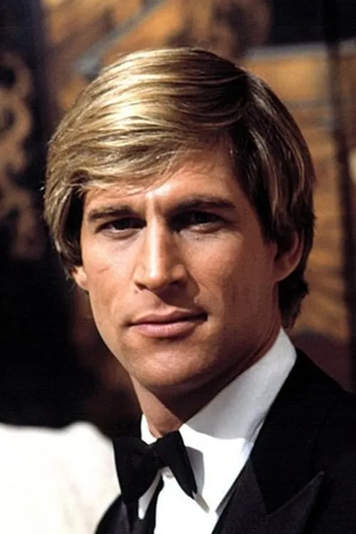 Simon MacCorkindale interpretando a Adam Novacek