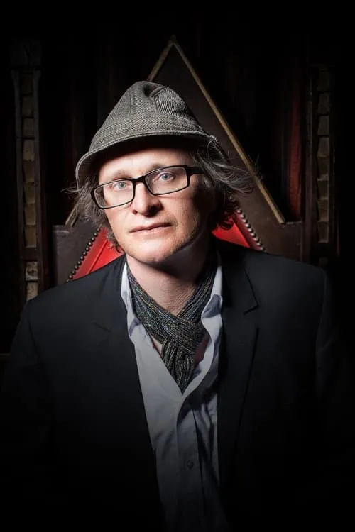 Simon Munnery interpretando a Nitwit